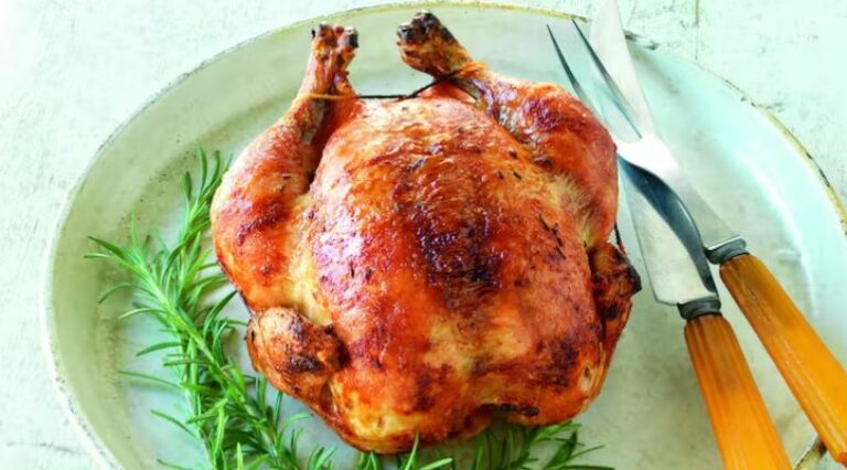 עוף על רוטיסרי במלח רוזמרין